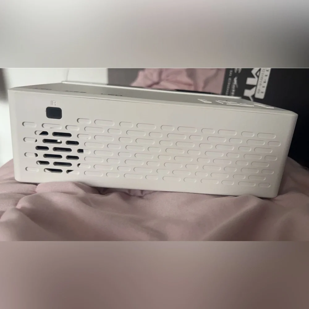 *mini projector* - Picture 6 of 6